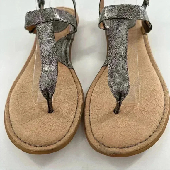 Boc born concepts sandals 8 39 pewter  metallic faux leather vegan t-straps - Picture 3 of 14